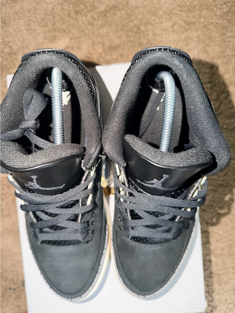 Air Jordan 3 Retro - Off Noir - Mens size 9/10.5w